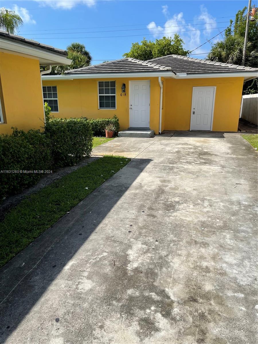 NORTH PALM BCH 3 - Residential Lease