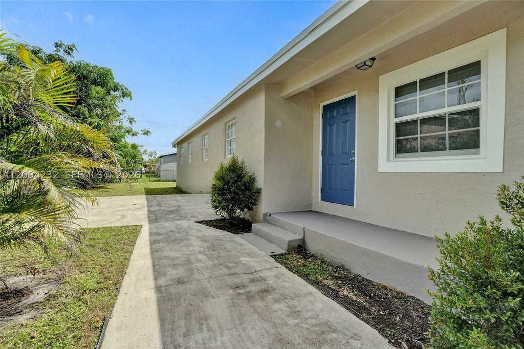 Photo of 2910 NW 25th St, Fort Lauderdale, FL 33311 (MLS # A12094232)