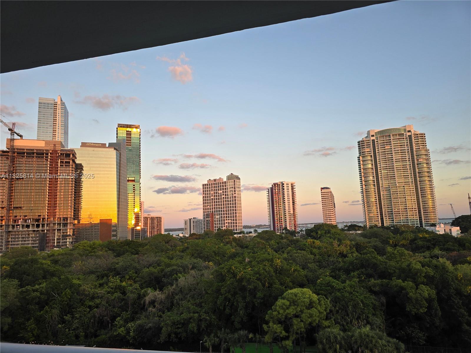 LE PARC AT BRICKELL CONDO - Residential