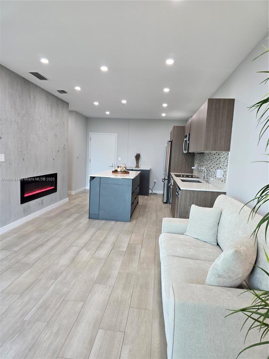 1600 SW 1st Ave 809