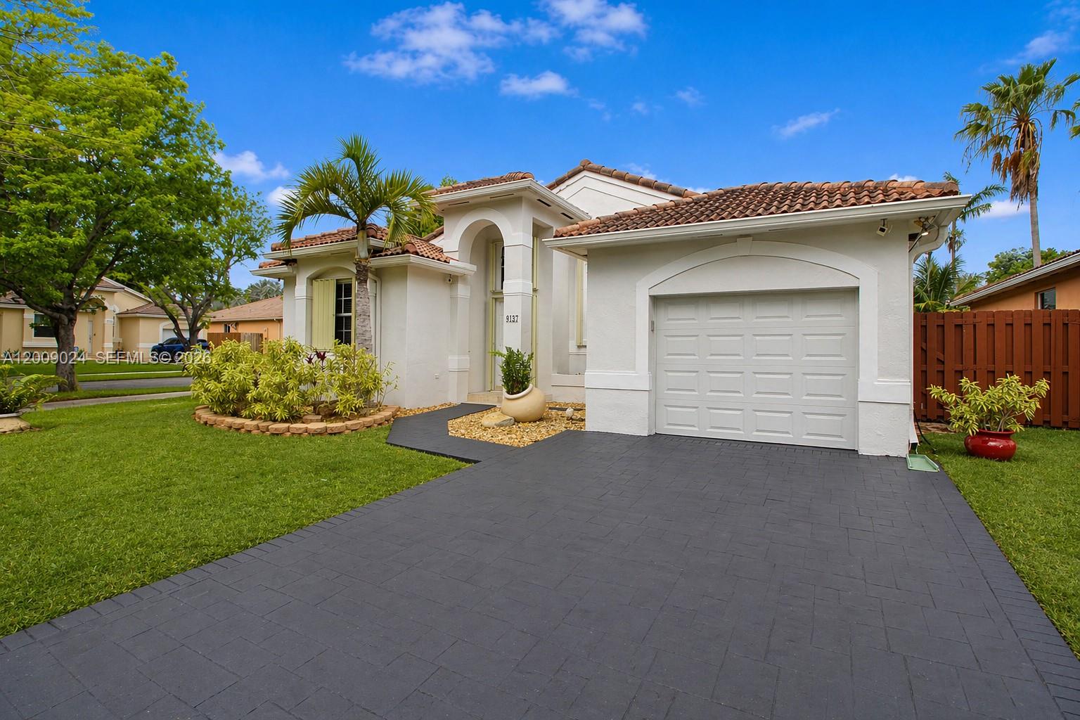 EMERALD OAKS - Residential