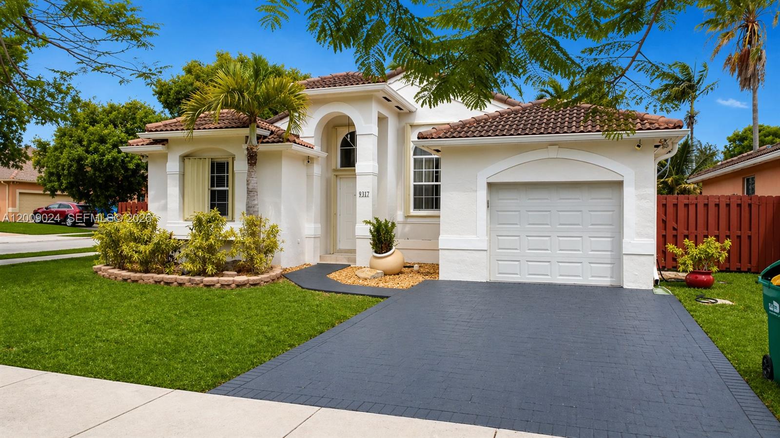 EMERALD OAKS - Residential