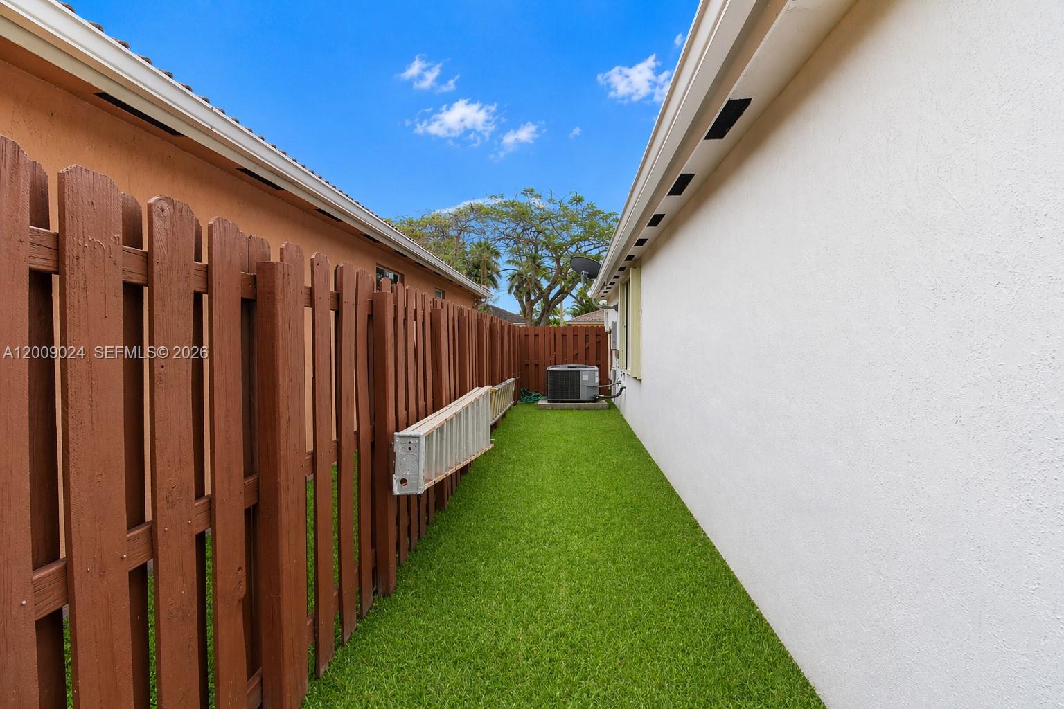 EMERALD OAKS - Residential