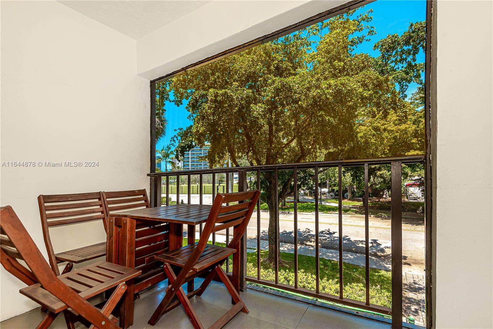 LOCATION! LOCATION! LOCATION! Nice condo 2bed/1bath in Sunny Isles Beach. Walking distance to the Beach, Restaurants, Shopping plazas and more.... Rent includes Internet, Water and cable. On-site manager. New shades and blackout in the unit. Come to see it...you will love this place.