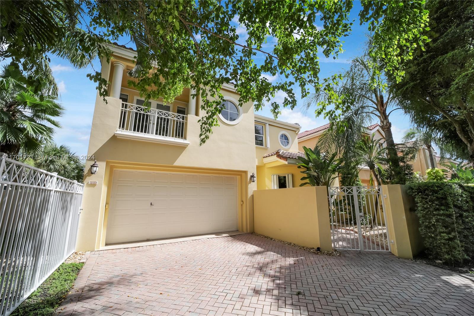 3693 Ne 208th Ter 3693, Aventura, Miami-Dade County, Florida - 3 Bedrooms  
3 Bathrooms - 