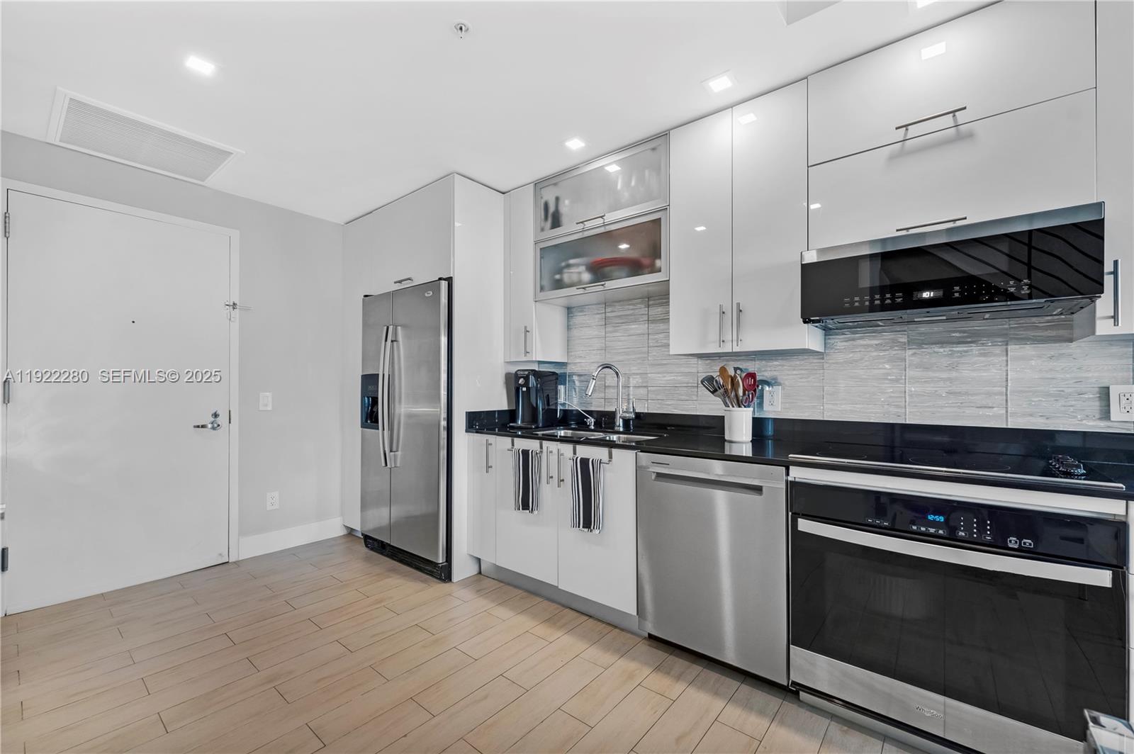 INFINITY AT BRICKELL COND - Residential