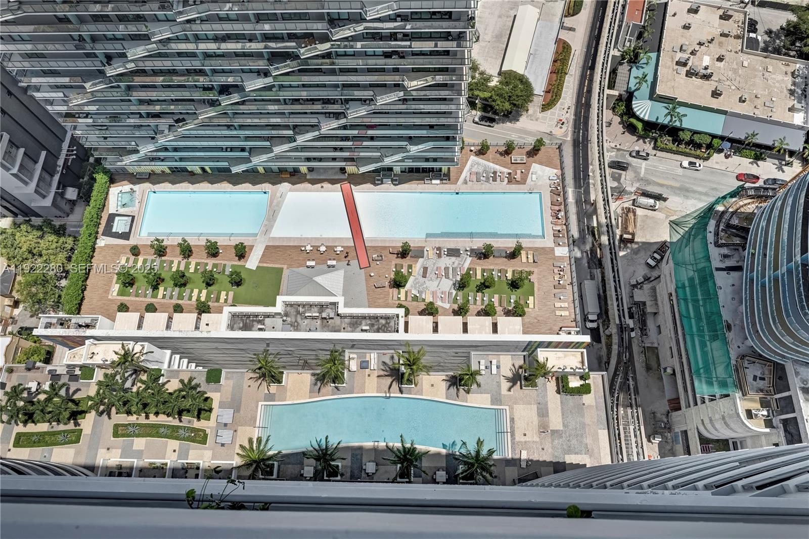 INFINITY AT BRICKELL COND - Residential