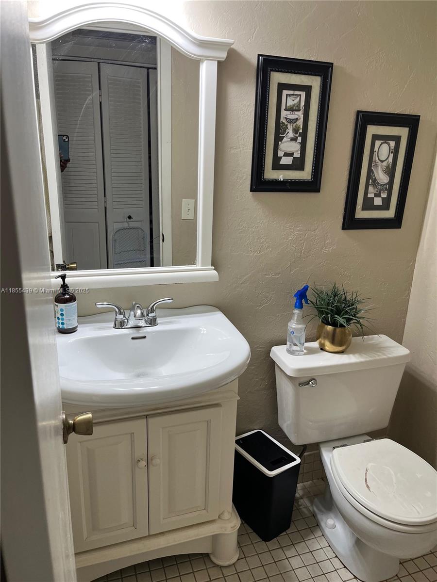 SUFFOLK AT CENTURY VILLAG - Residential Lease