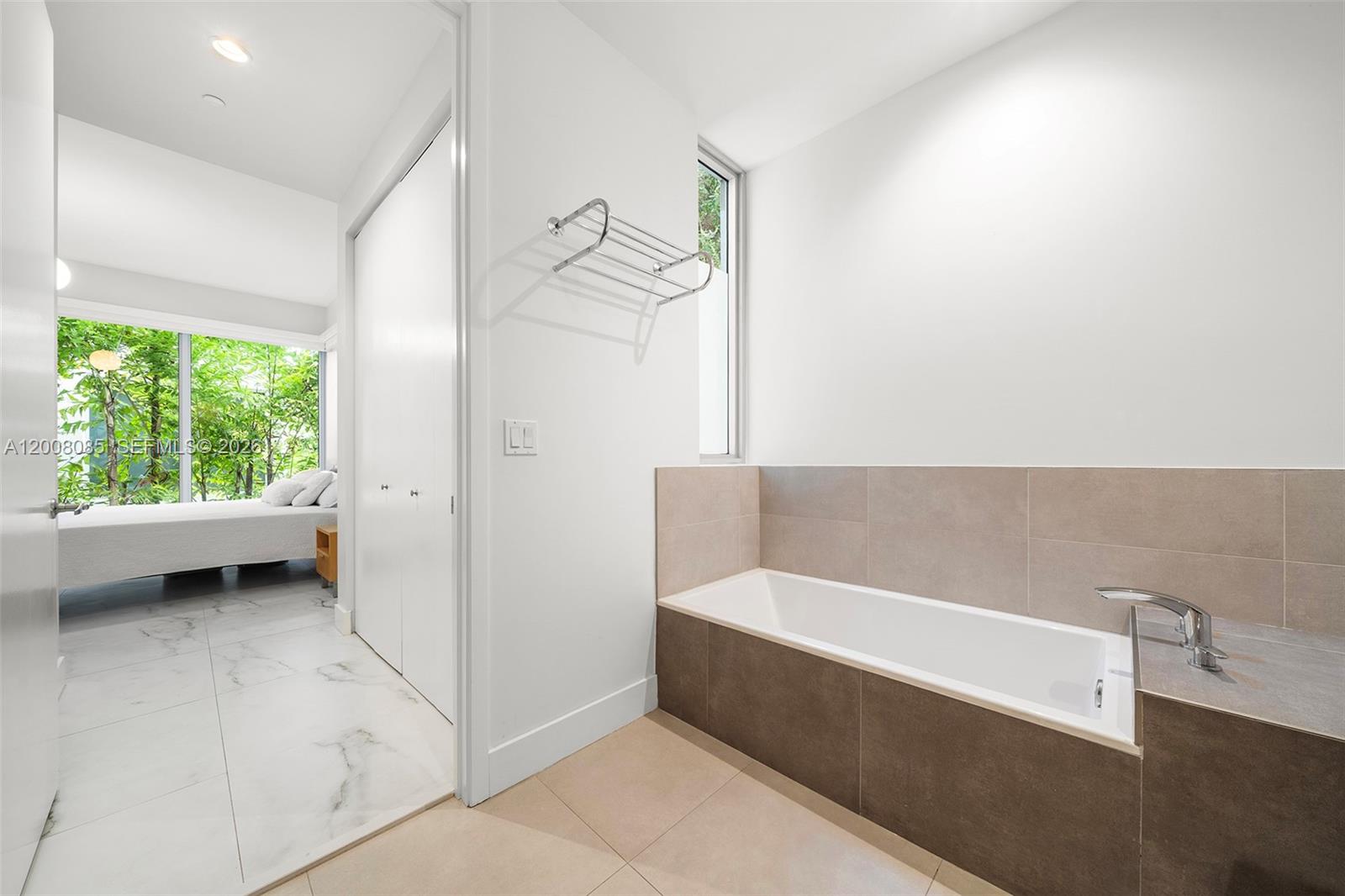 ELEVEN IN THE ROADS CONDO - Residential