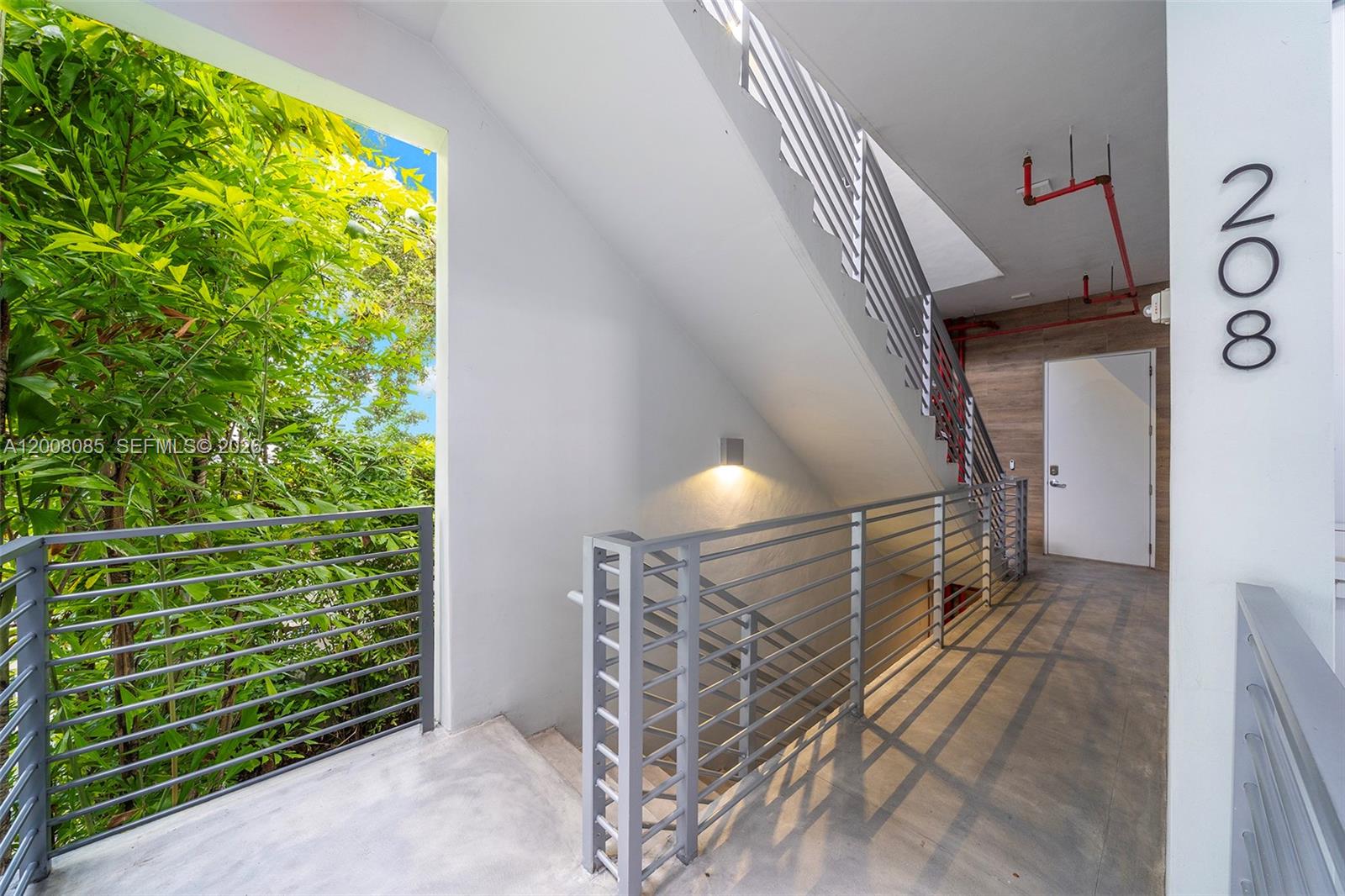 ELEVEN IN THE ROADS CONDO - Residential