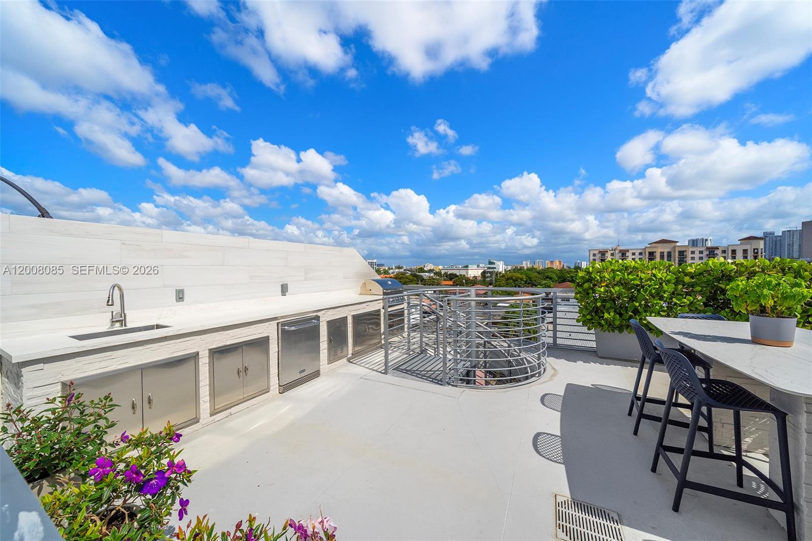 ELEVEN IN THE ROADS CONDO - Residential