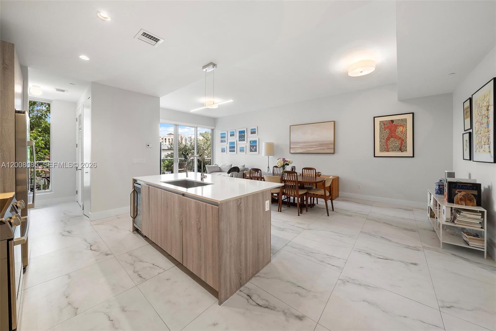 ELEVEN IN THE ROADS CONDO - Residential