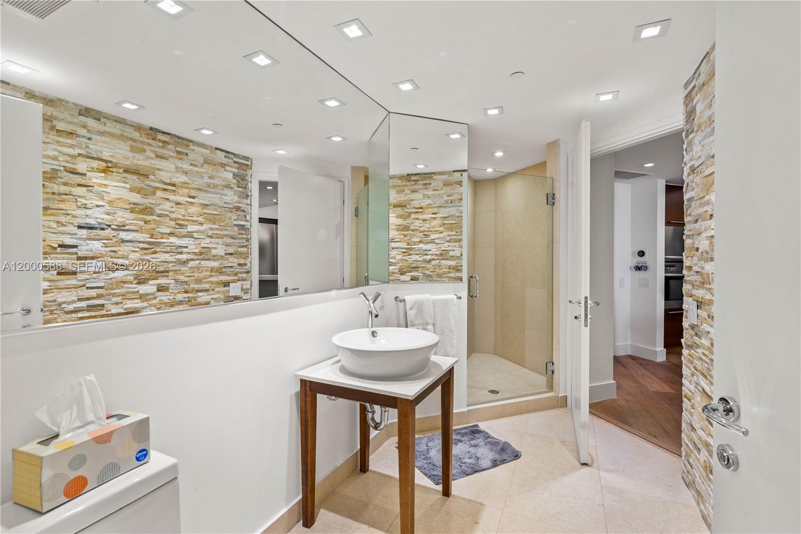 ICON SOUTH BEACH - Residential Lease