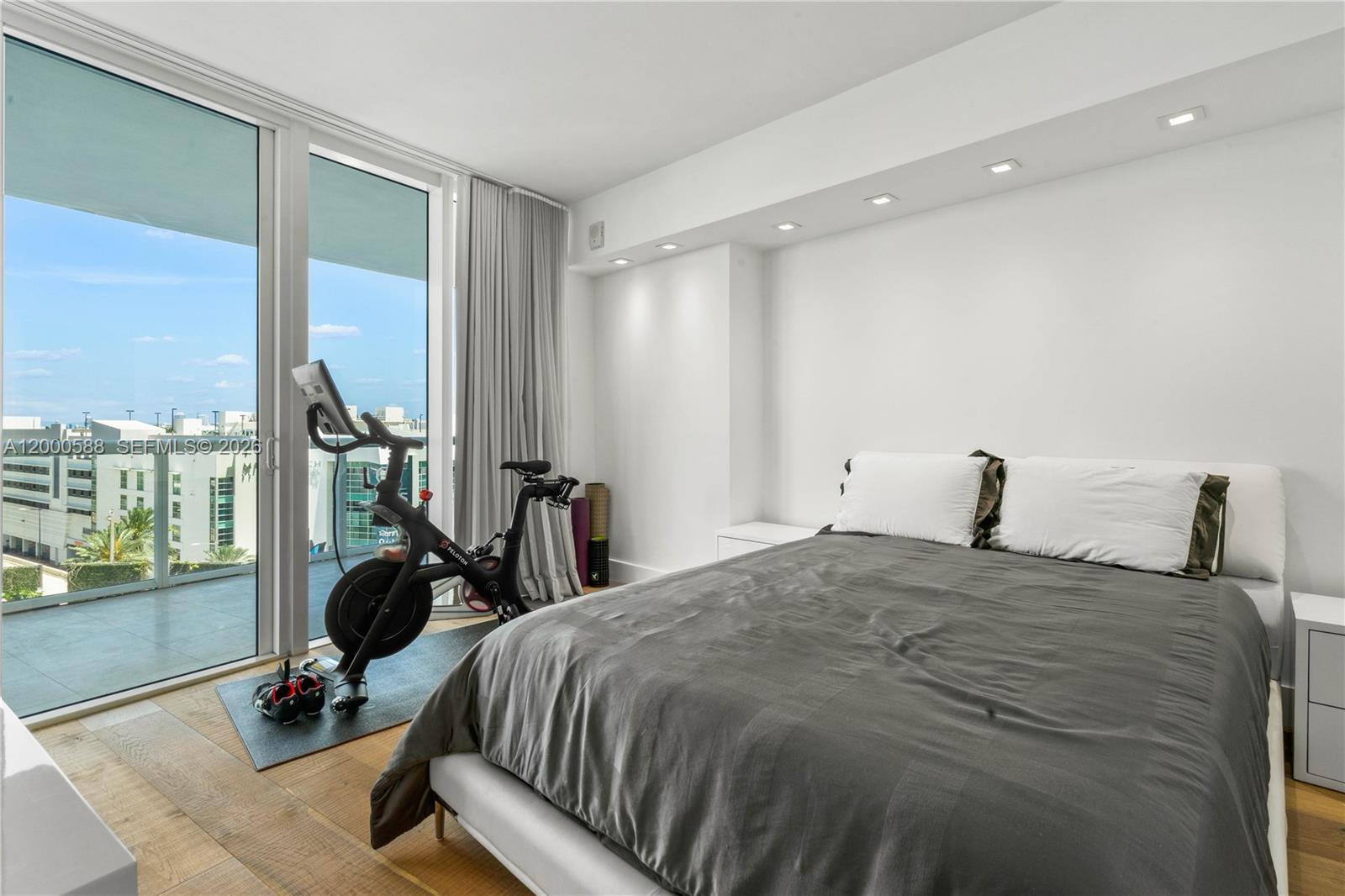 ICON SOUTH BEACH - Residential Lease
