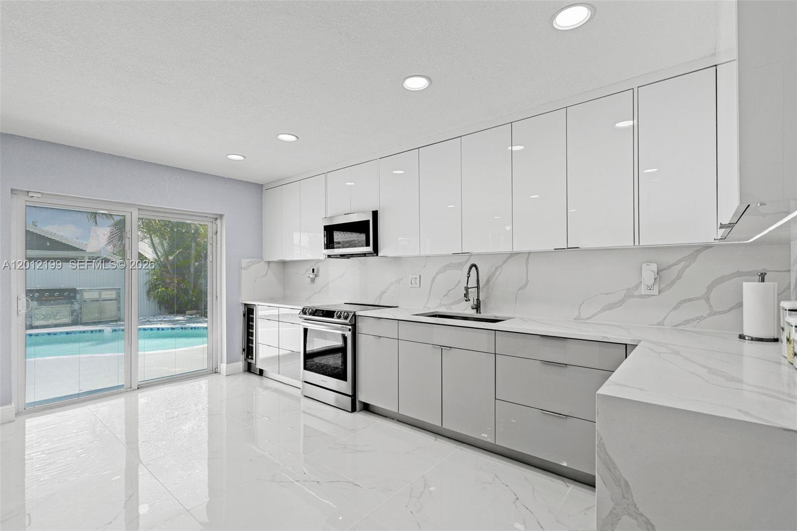 NORTH LAUDERDALE VILLAGE S - Residential
