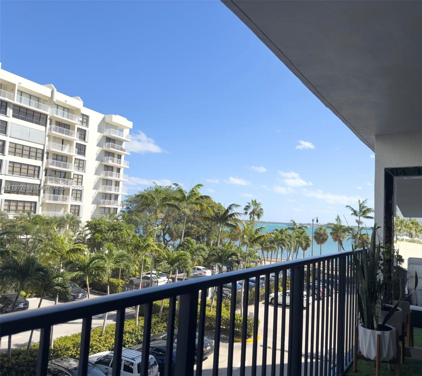 Property for Sale at 1450 Brickell Bay Dr 306, Miami, Broward County, Florida - Bedrooms: 2 
Bathrooms: 2  - $548,000