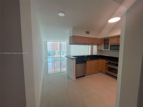 31 SE 5th St 2210 Miami FL 33131
