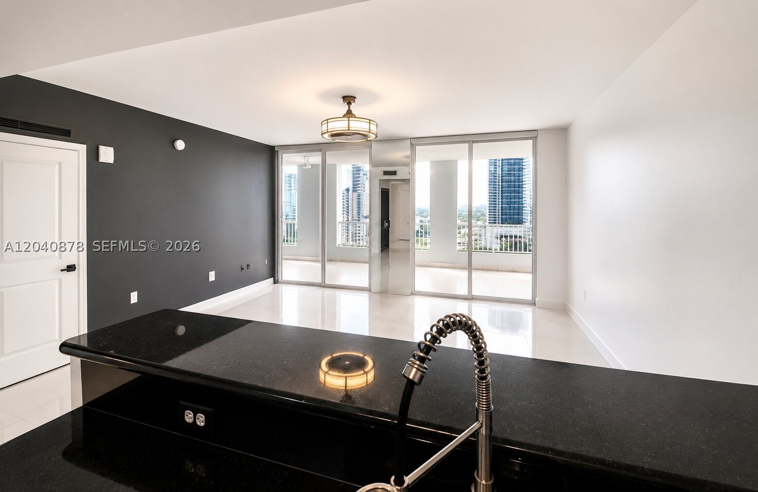 170 SE 14th St 2707