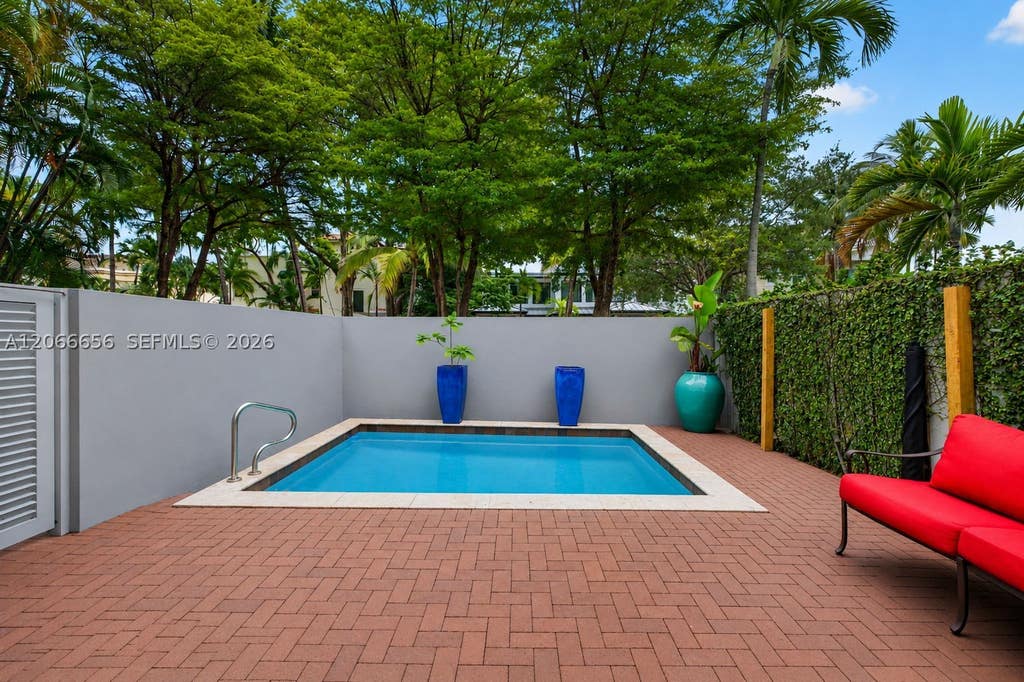 Photo of 125 NE 16th Ter #0, Fort Lauderdale, FL 33301 (MLS # A12066656)