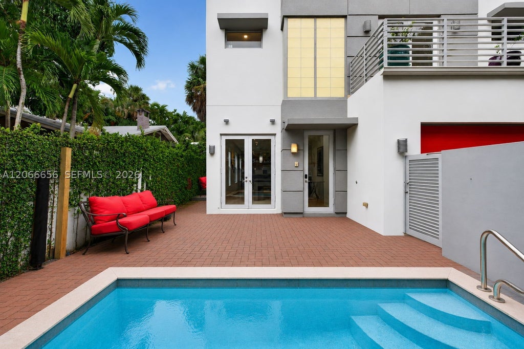 Photo of 125 NE 16th Ter #0, Fort Lauderdale, FL 33301 (MLS # A12066656)