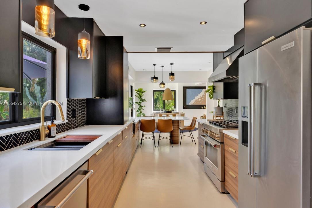 AMD EDGEWATER MANORS - Residential