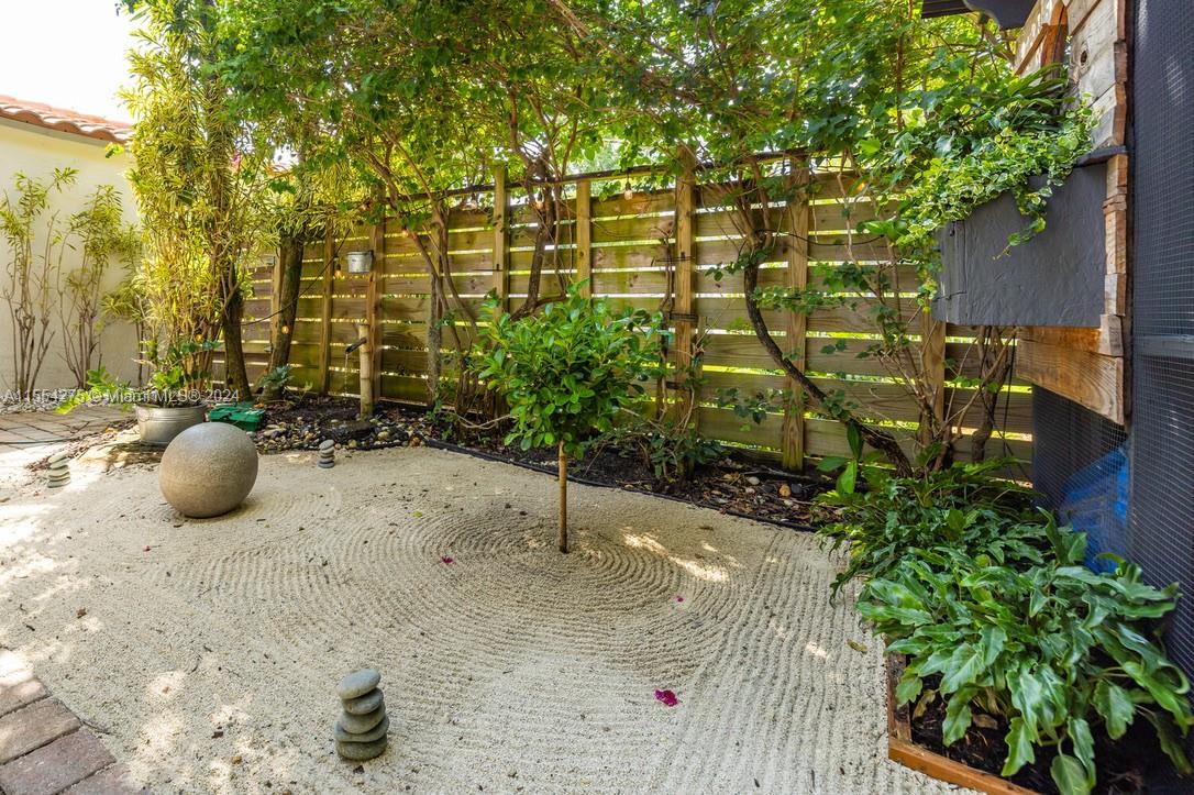 AMD EDGEWATER MANORS - Residential