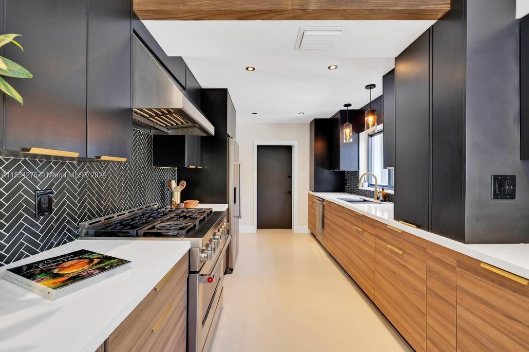 AMD EDGEWATER MANORS - Residential