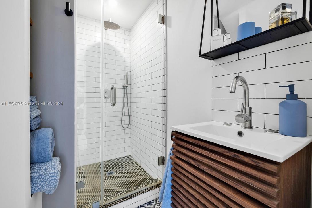 AMD EDGEWATER MANORS - Residential