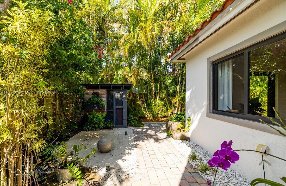 AMD EDGEWATER MANORS - Residential