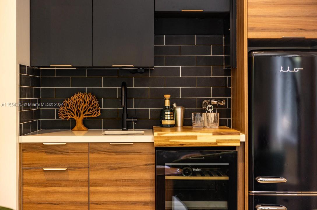 AMD EDGEWATER MANORS - Residential