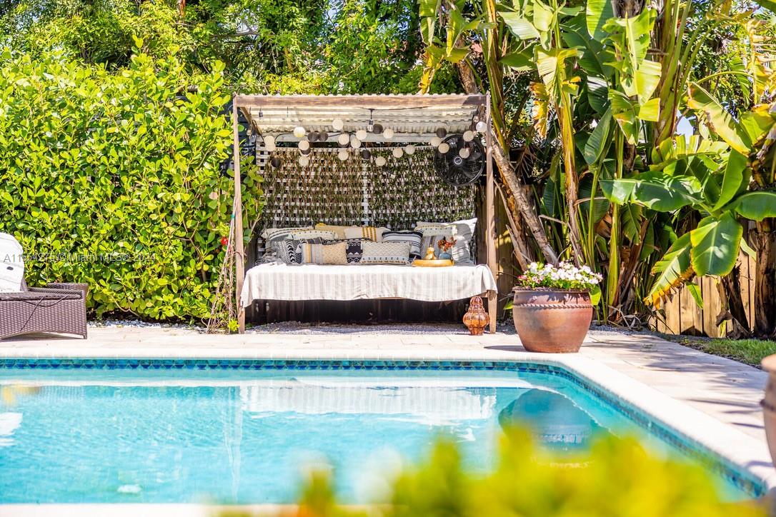 AMD EDGEWATER MANORS - Residential