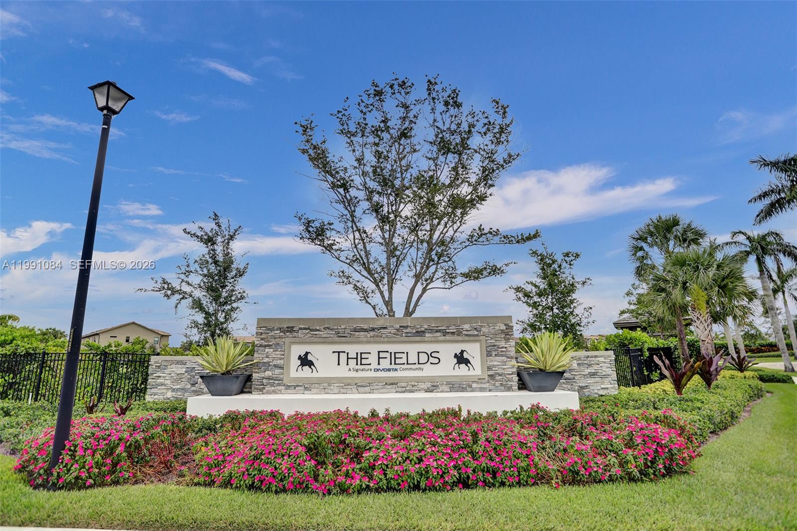 4814 Jumping Way, Lake Worth, FL, 33467/$559,000 1 4814 Jumping Way