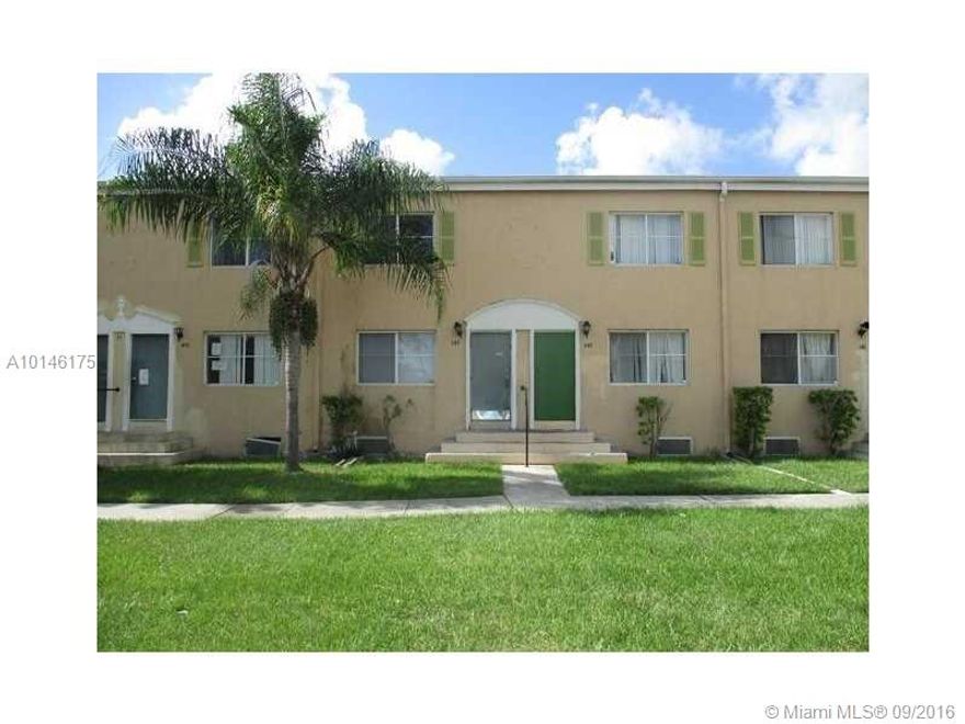 GREAT OPPORTUNITY!!!  INVESTOR'S DREAM!!!TURN THIS 3BED/2BATHS TOWNHOUSE INTO A NICE RENTAL. CONTACT LISTING AGENT FOR APPOINTMENT. THIS IS A SHORT SALE; PRICE & COMMISSIONS MAY BE REDUCED BY LENDER . ALL BROKERS COMMISSIONS WILL BE SPLIT 50/50.