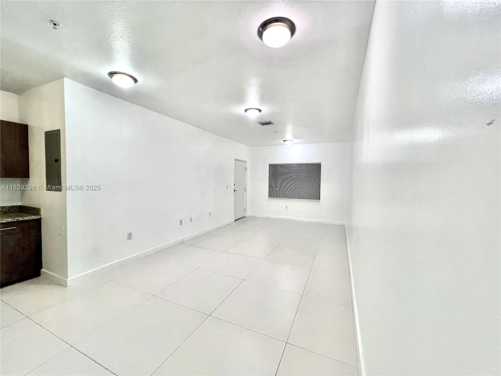 440 E 27th St 103