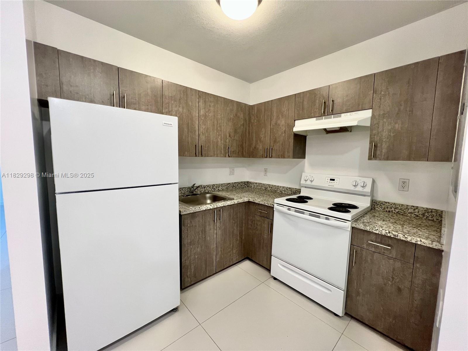 440 E 27th St 103