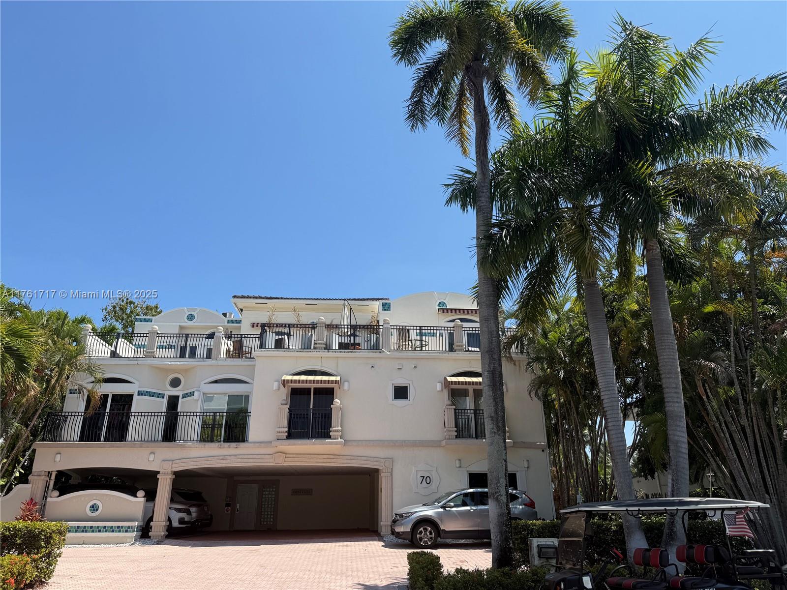 Rental Property at 70 Isle Of Venice Dr 102, Fort Lauderdale, Broward County, Florida - Bedrooms: 1 
Bathrooms: 2  - $3,500 MO.