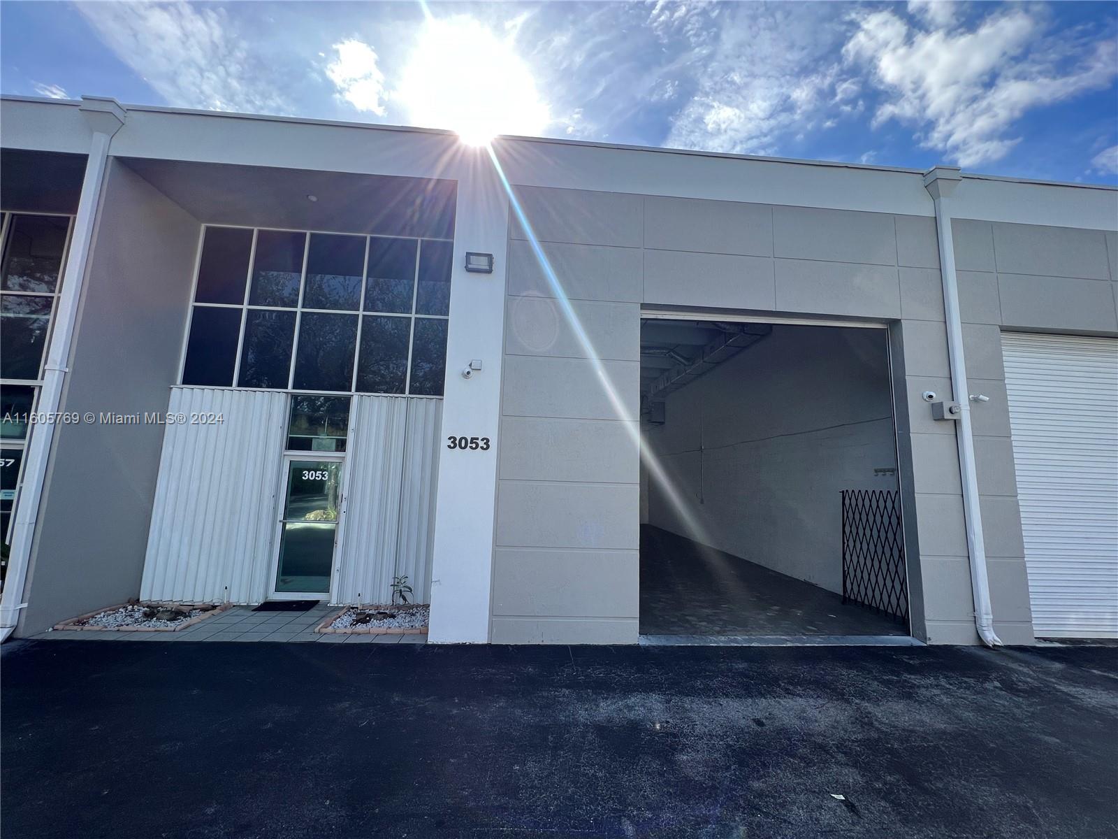 Deal in Doral!! At under $300/sqft this warehouse/office flex space is a unique opportunity for investors or owner operators. 19' clear on the ceilings, 15' clear on the door, 4 offices and the ability to remodel it for your clients. needs. Located less than 1 mile from the Palmetto, and 3 blocks from Doral City Center this location is hard to beat. Owners typically invest in a different asset class to they are letting this one go at a low price for a quick sale.