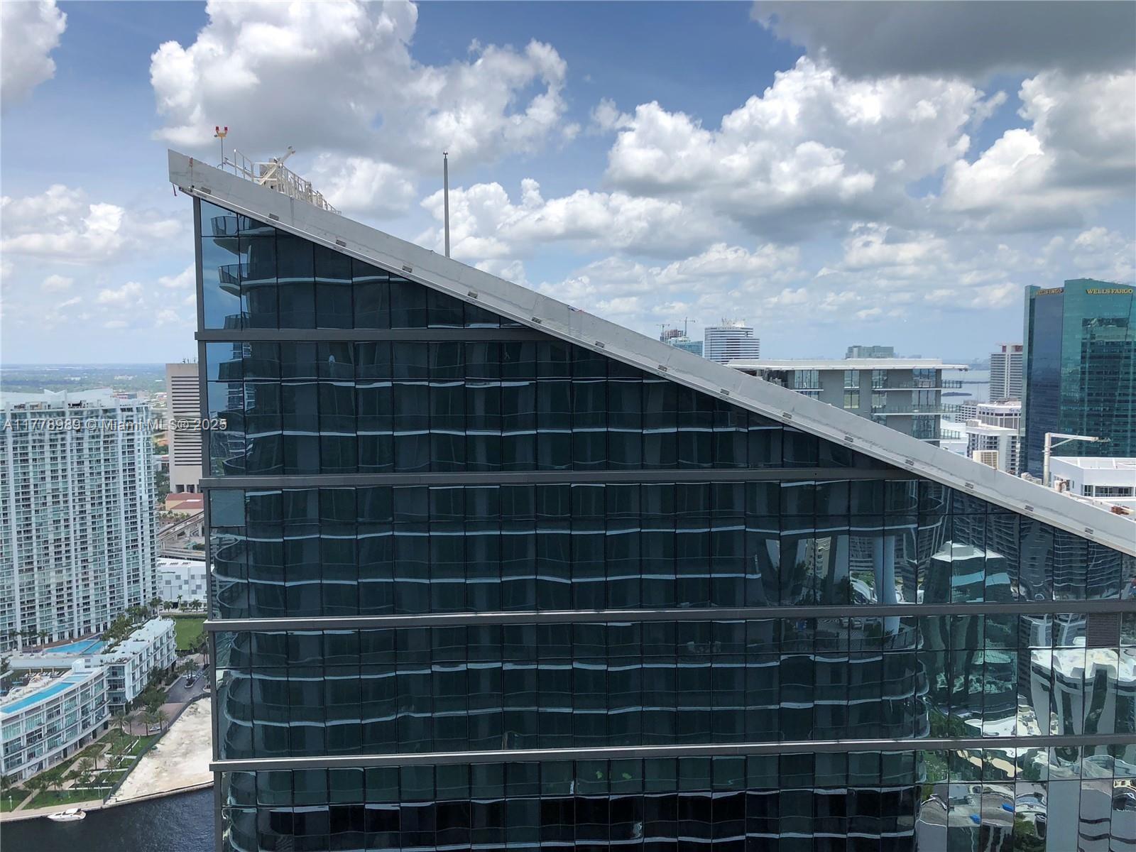 SLS LUX - Residential