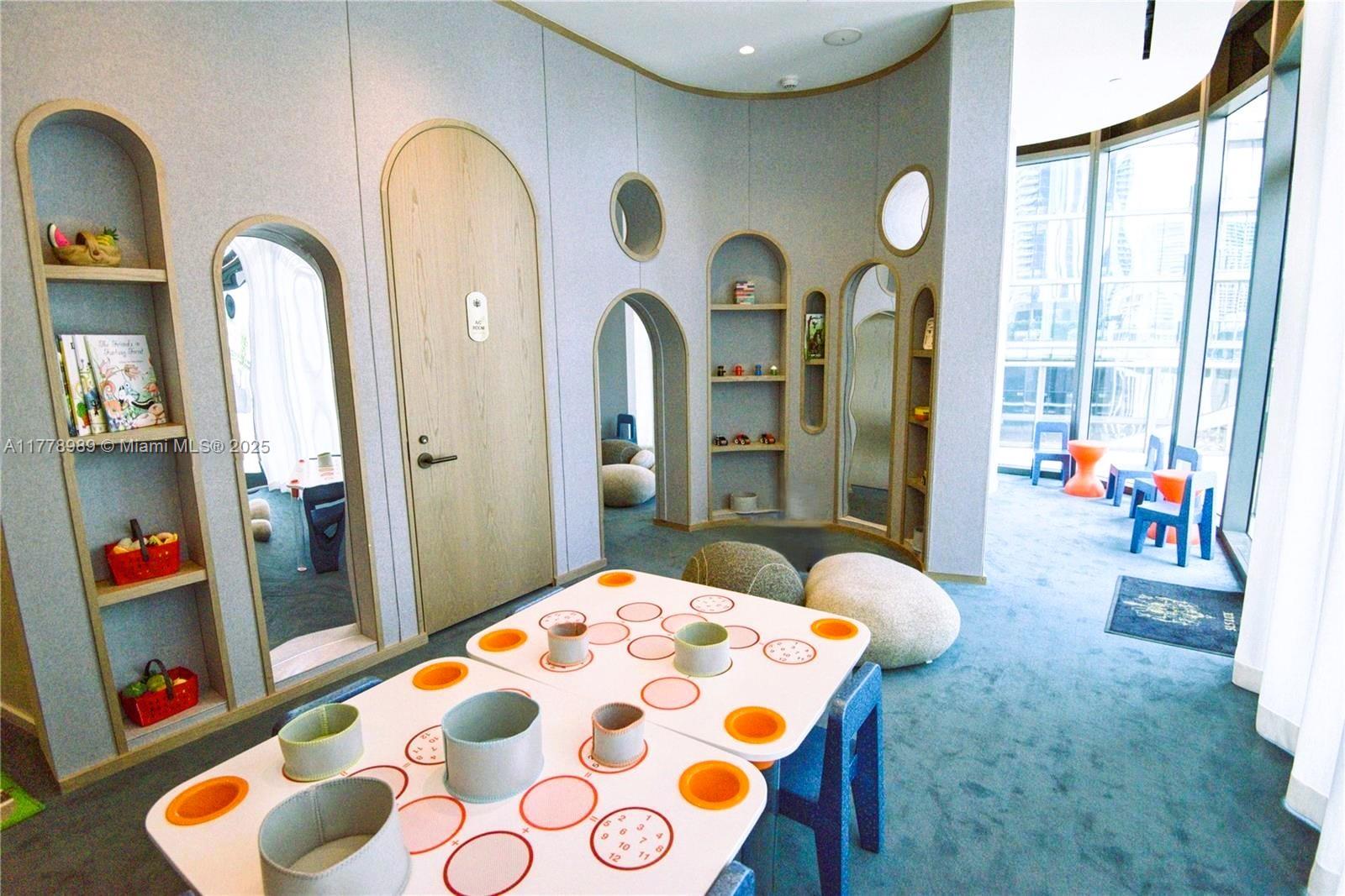 SLS LUX - Residential