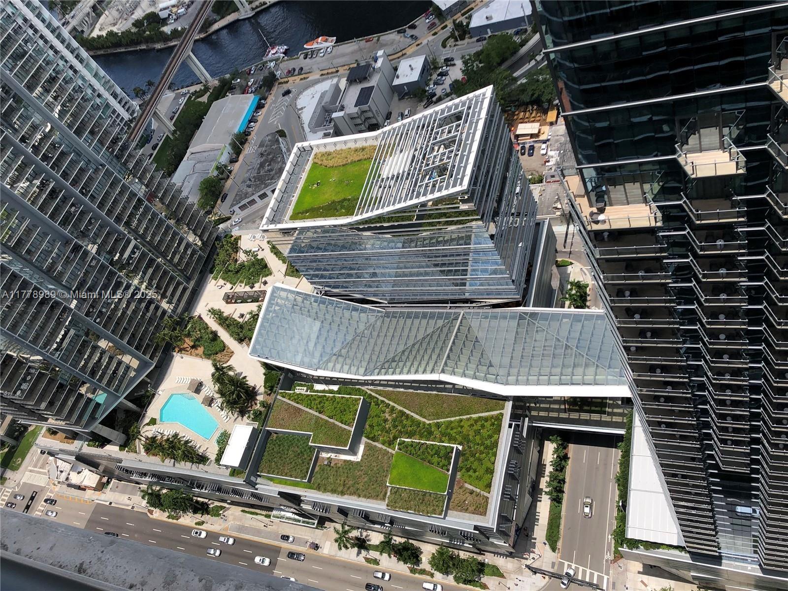 SLS LUX - Residential