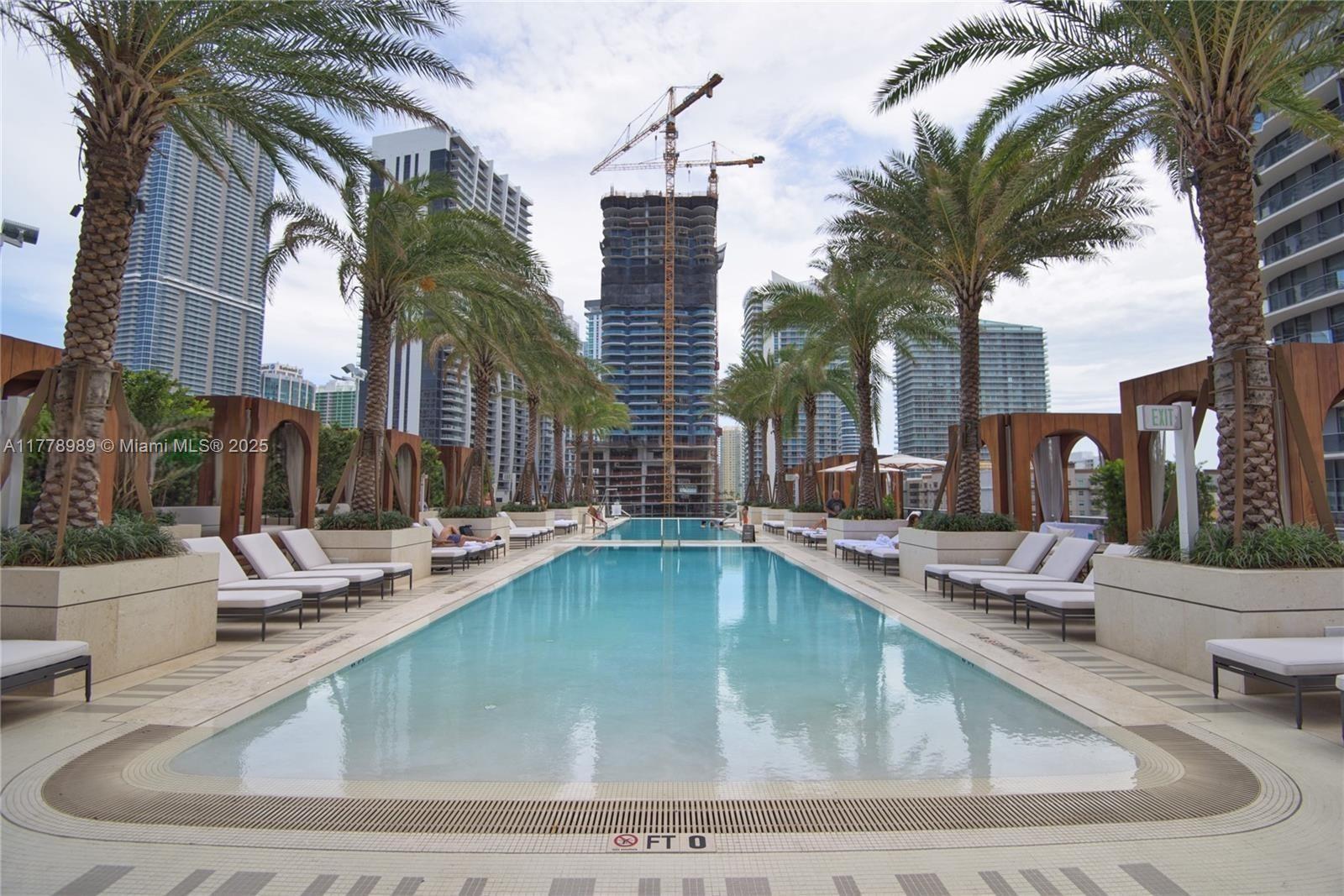 SLS LUX - Residential