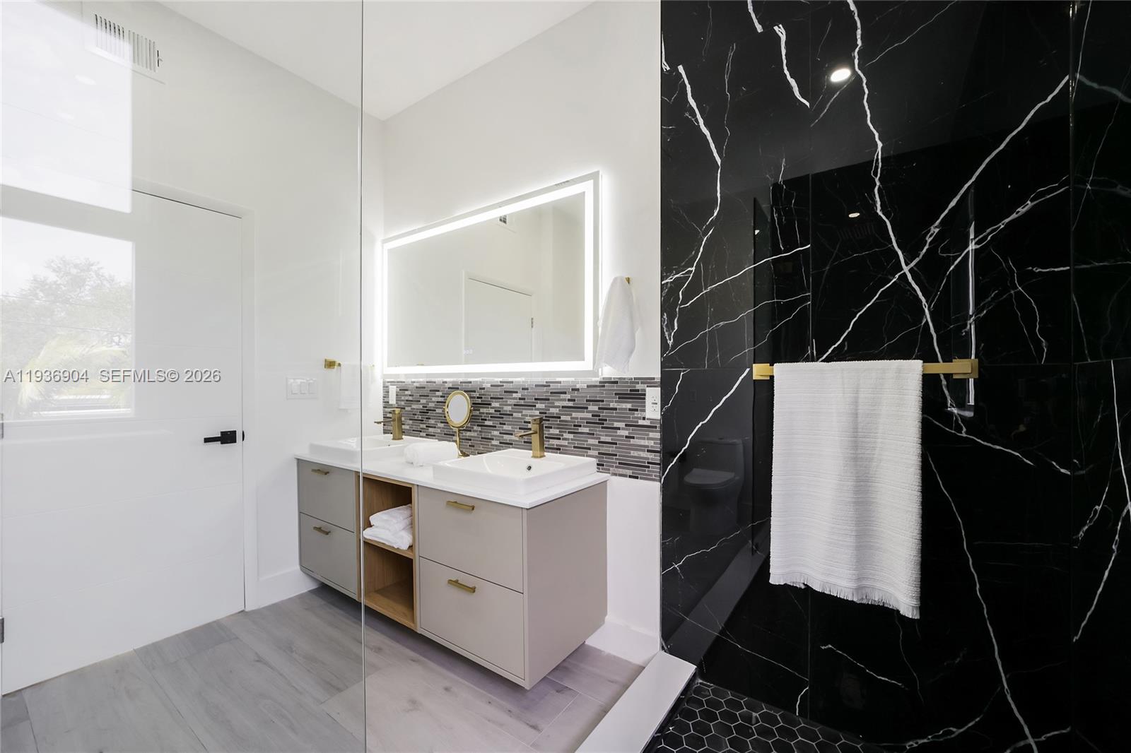 OCEAN BOULEVARD PARK - Residential