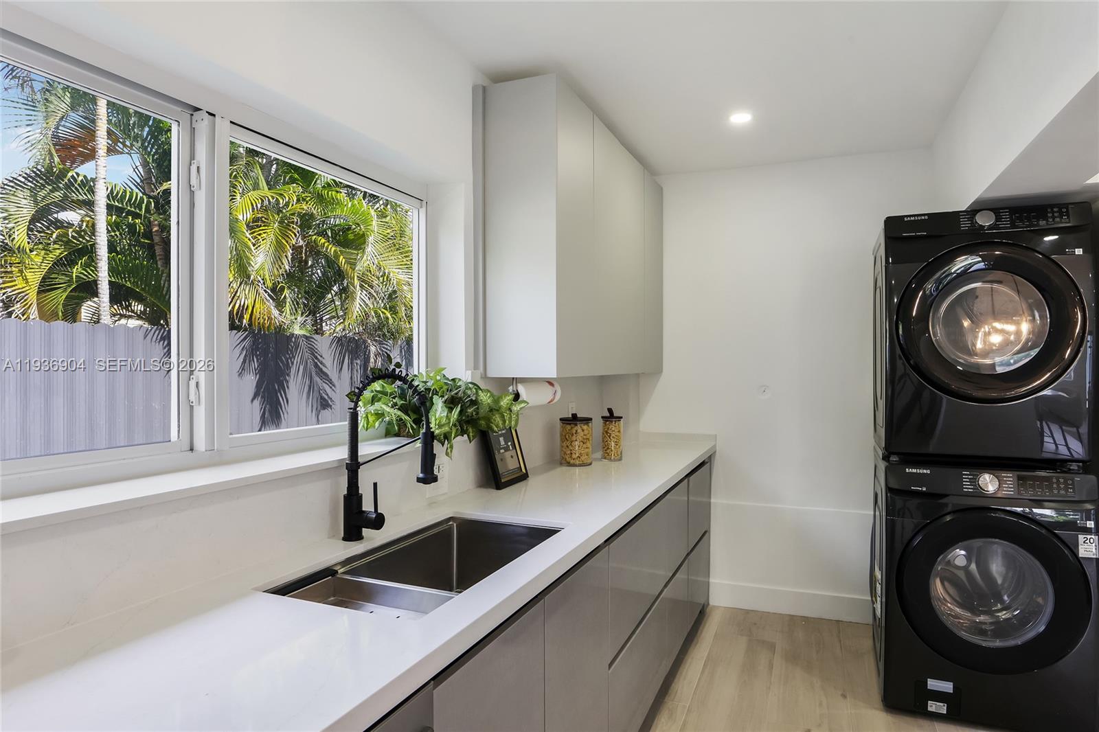 OCEAN BOULEVARD PARK - Residential