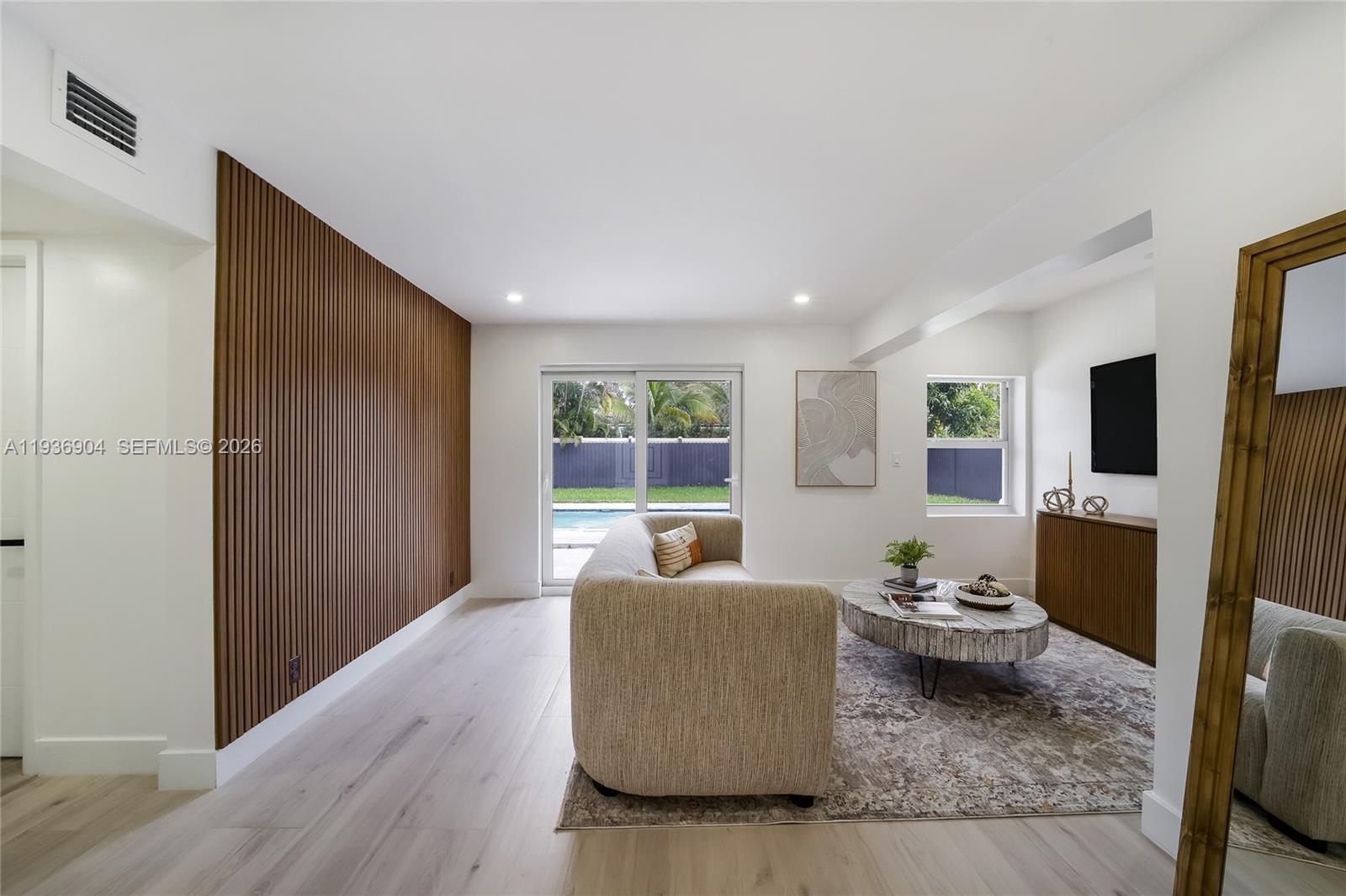 OCEAN BOULEVARD PARK - Residential