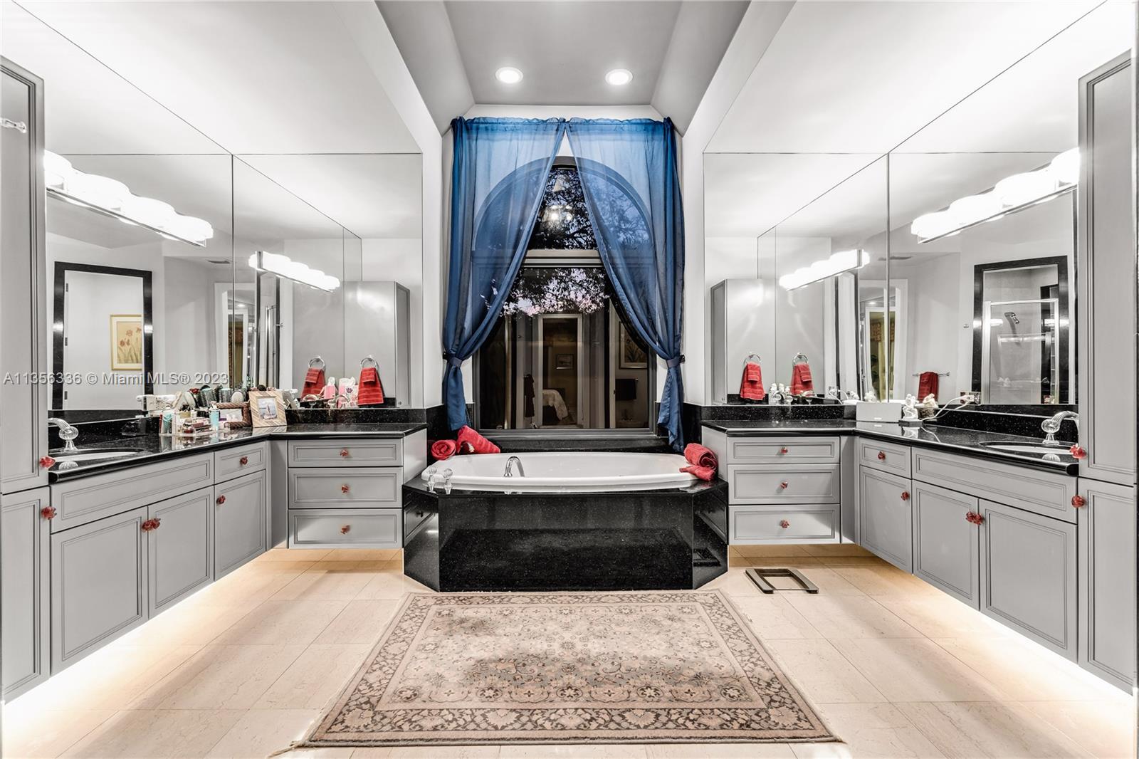 BANYAN WOODS - Residential