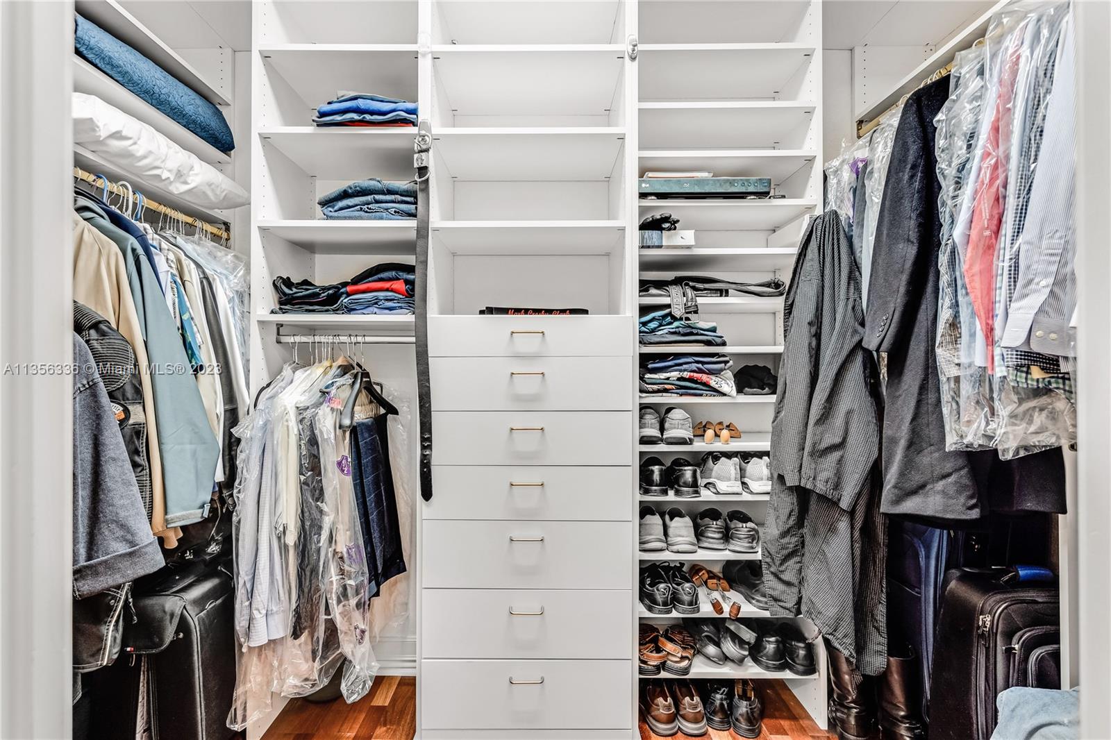 BANYAN WOODS - Residential