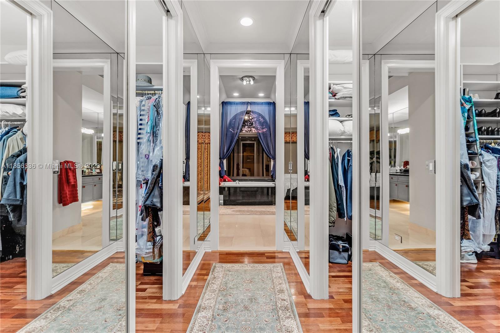 BANYAN WOODS - Residential