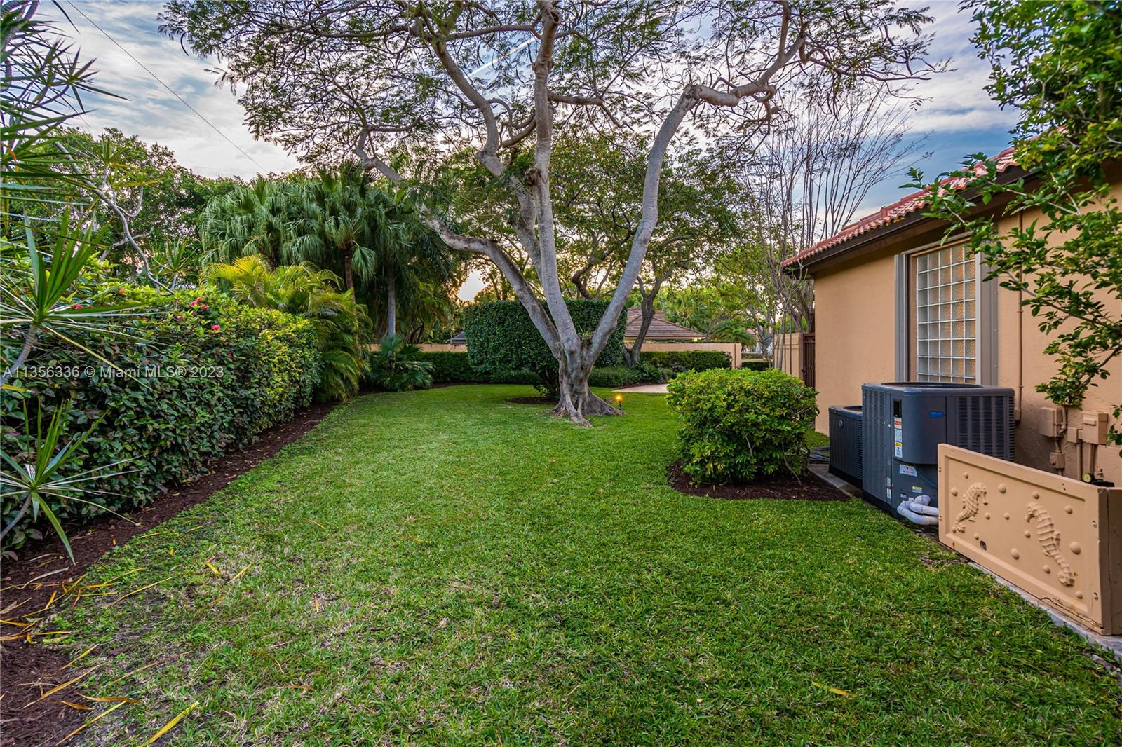 BANYAN WOODS - Residential