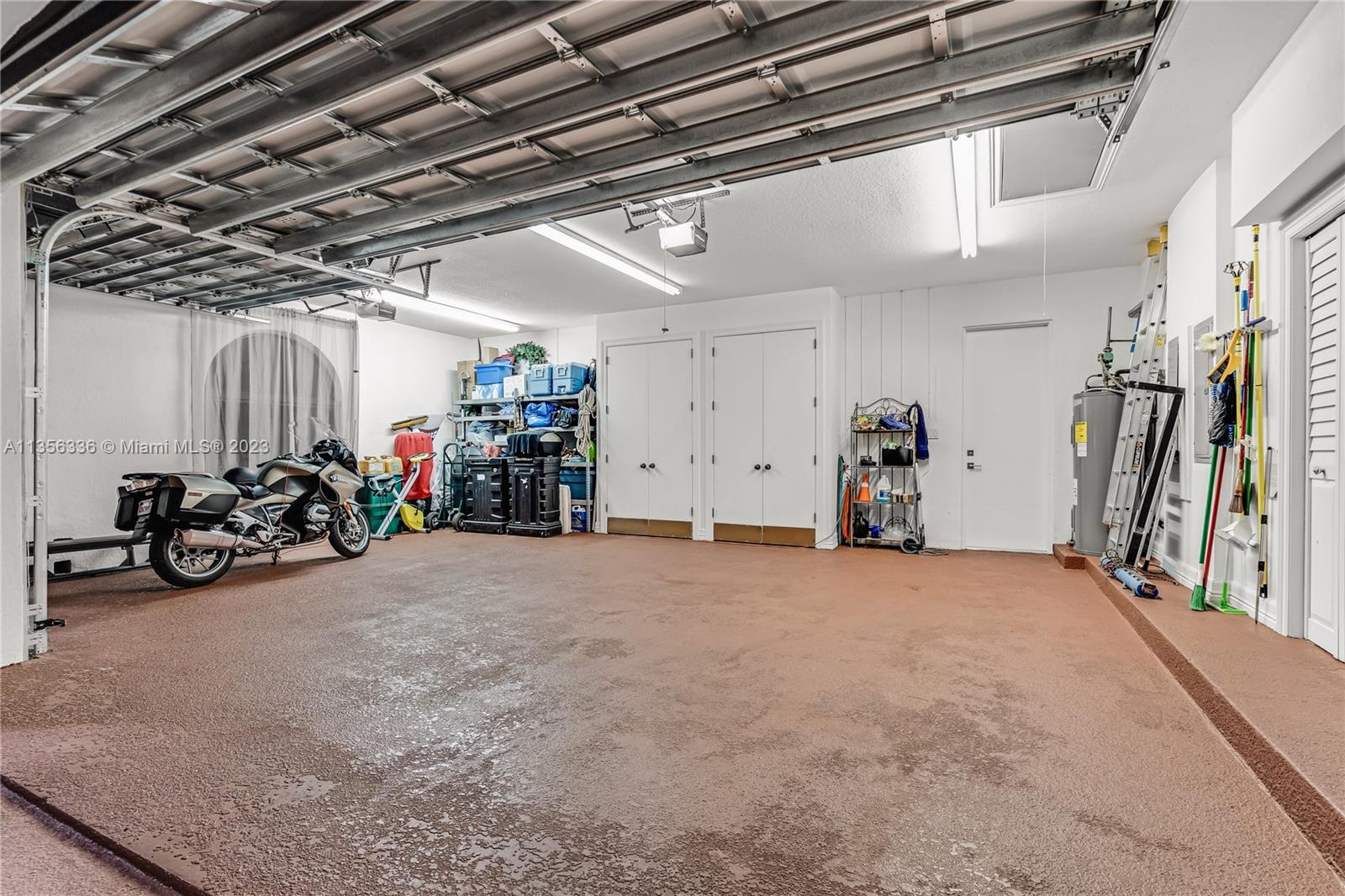 BANYAN WOODS - Residential