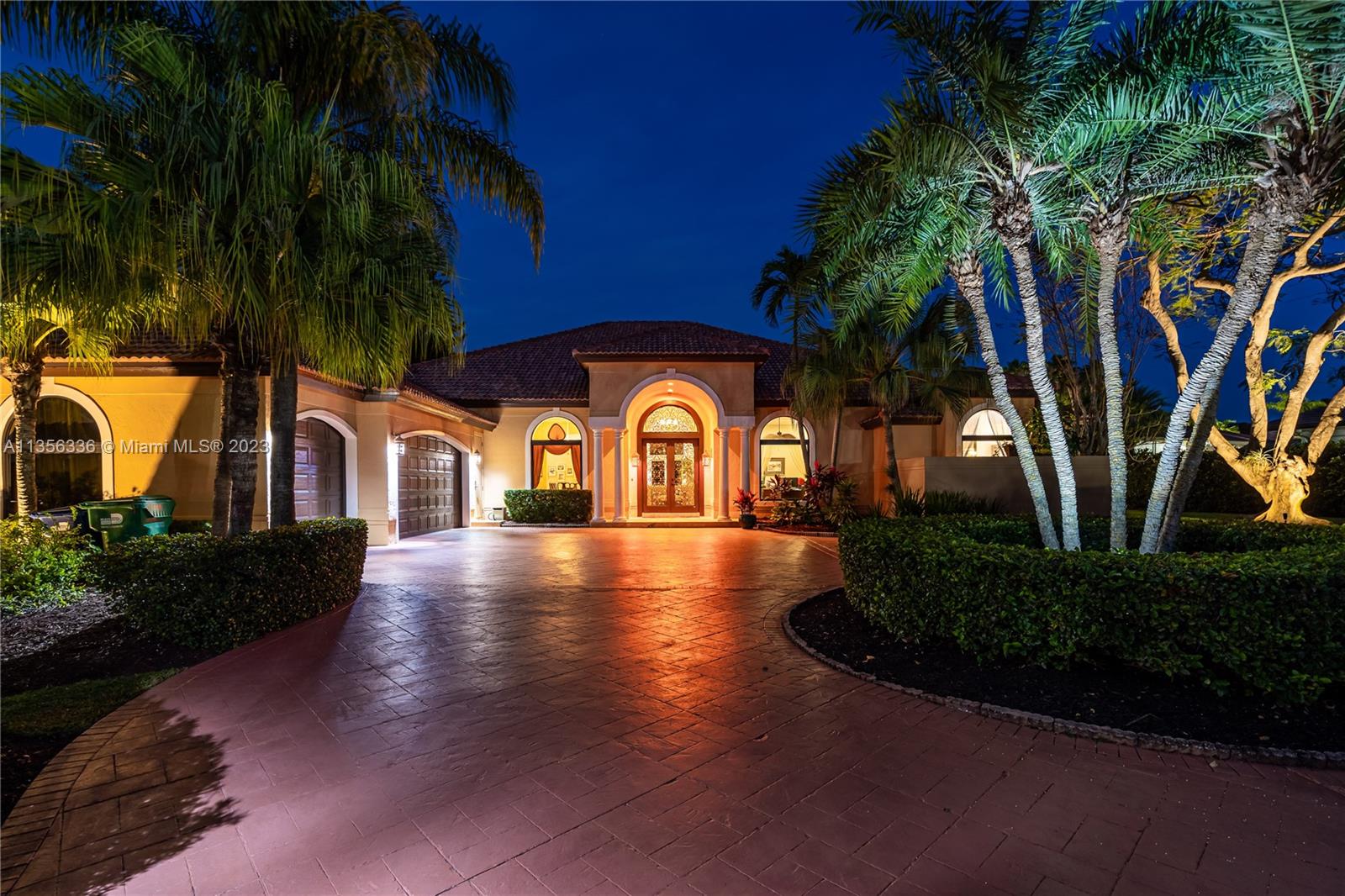 BANYAN WOODS - Residential